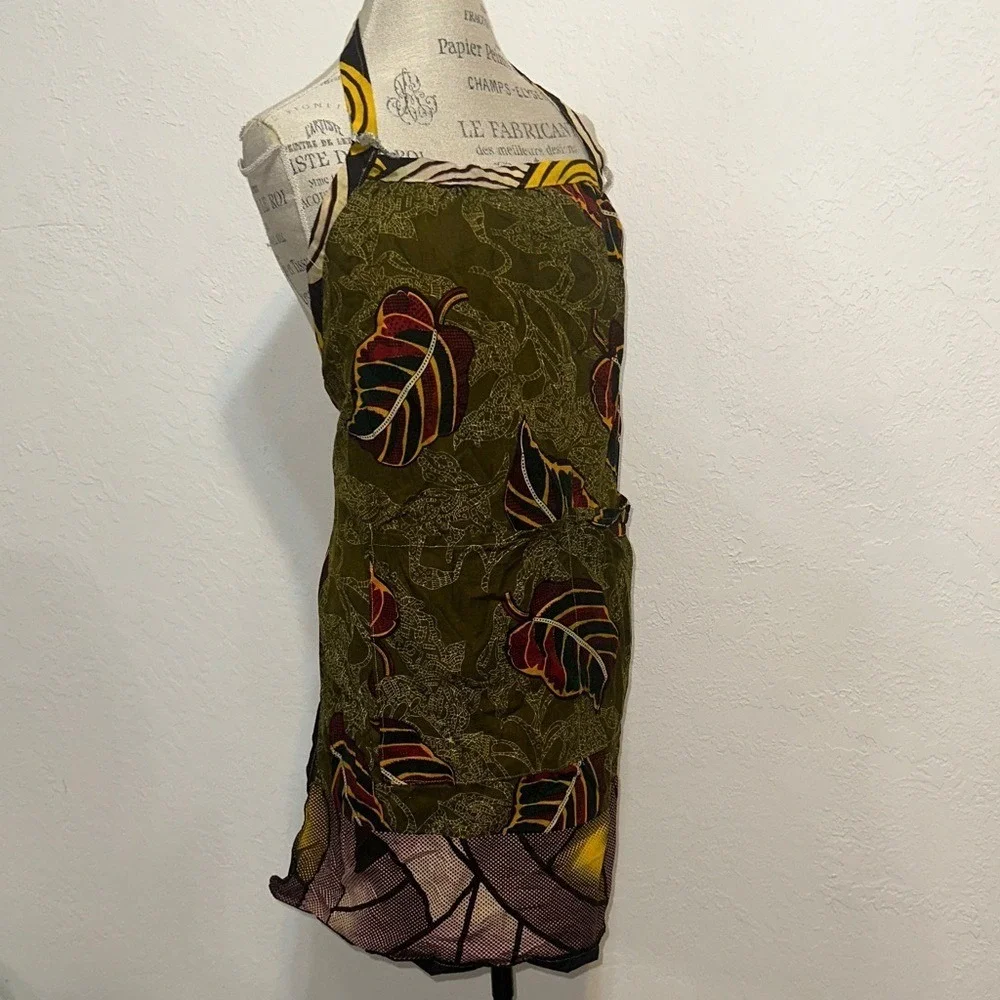 Timbali‎ Crafts Apron Olive Green Leaf Print Artisan Made Ghana Pocket